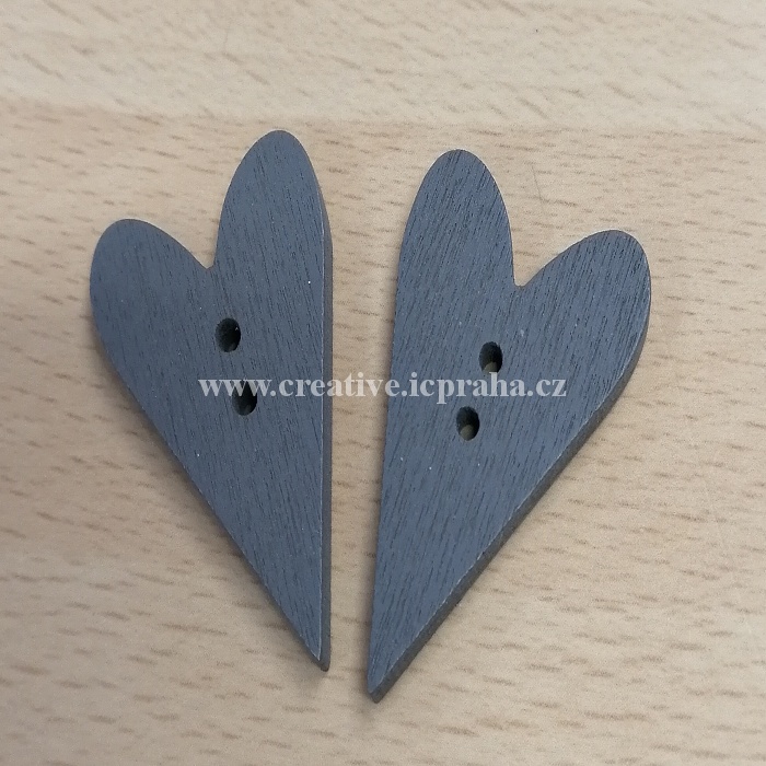 knoflík dřevo - srdce 21x33/3,7mm šedá